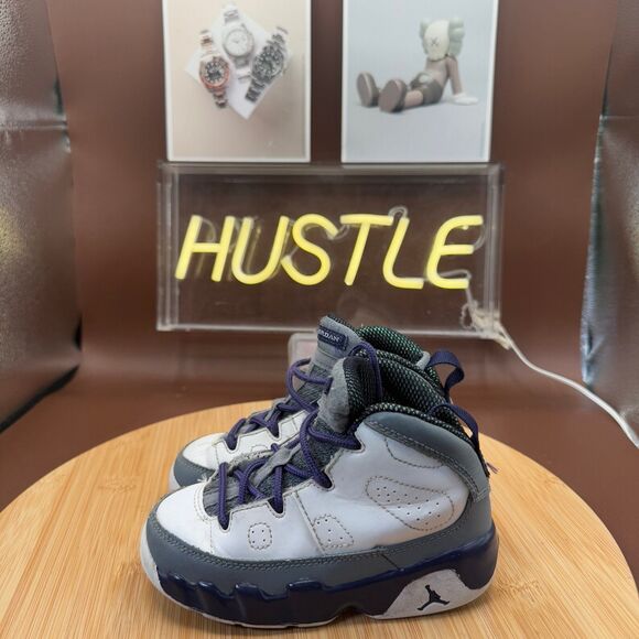 Jordan Kid's Size 8C Retro 9 Sneakers "Baron" White Concord Grape - Picture 2 of 11